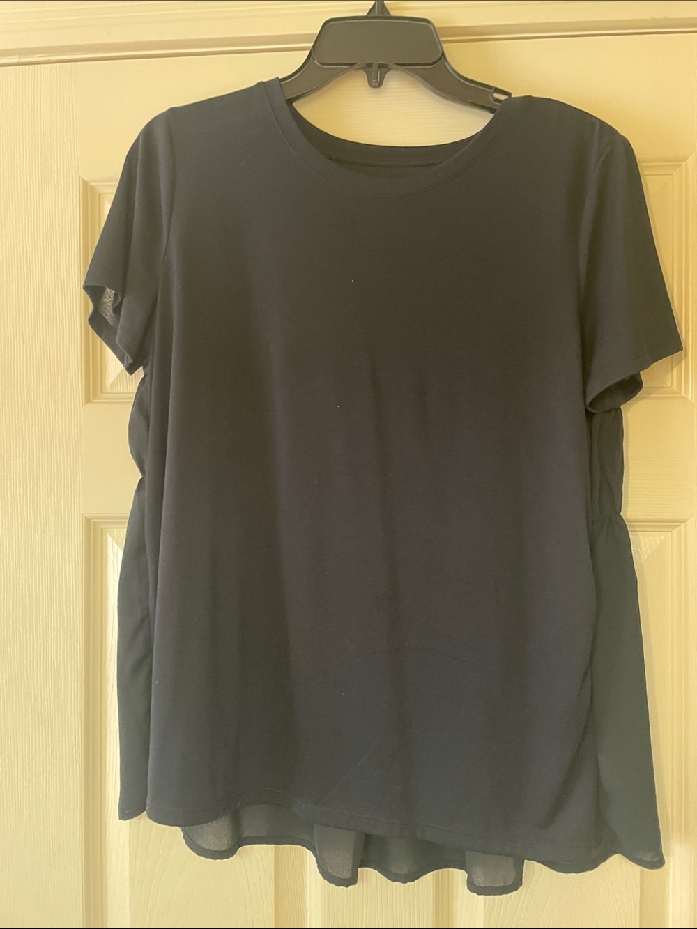 14th & Union Black Short Sleeve Layered-Hem Tee